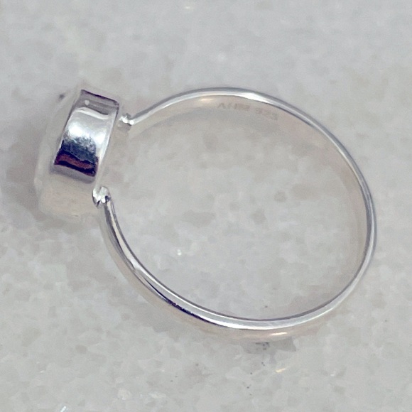 Semi-precious Rainbow Moonstone Gemstone Ring in 925 Sterling Silver - Picture 7 of 9